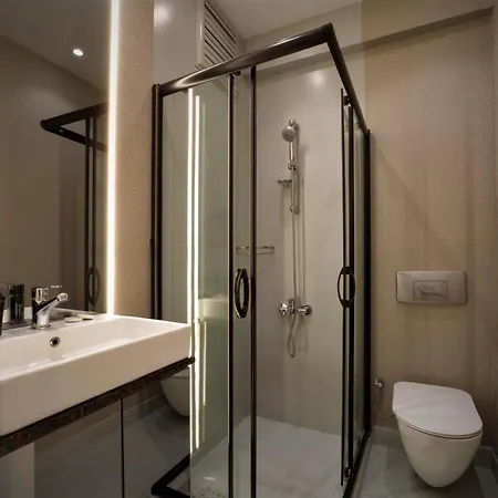 Walton Gardens Pera Apartmanhotel