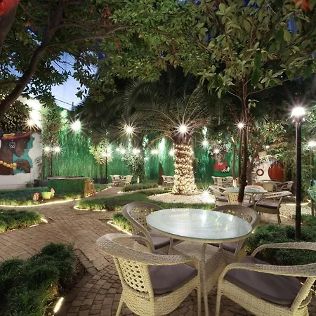 Walton Gardens Pera 4*