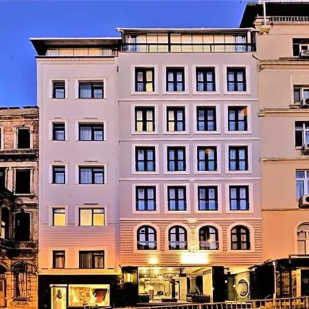 Lejlighedshotel Walton Gardens Pera 4*