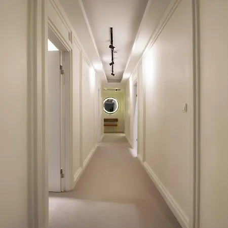 Walton Gardens Pera 4*