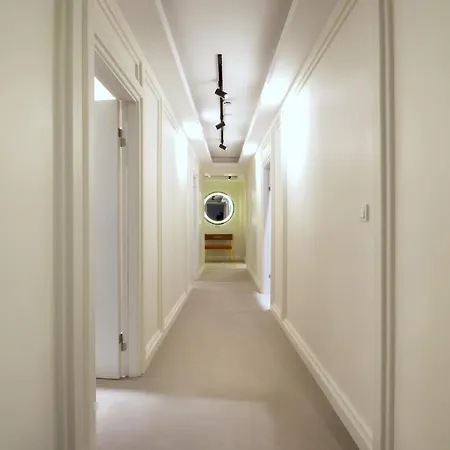 Walton Gardens Pera 4*