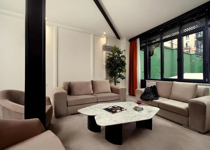 Walton Gardens Pera Aparthotel