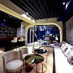 شقة فندقية والتون جاردنز بيرا 4*