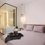 شقة فندقية والتون جاردنز بيرا 4*