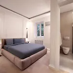 شقة فندقية والتون جاردنز بيرا 4*