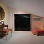 شقة فندقية والتون جاردنز بيرا 4*
