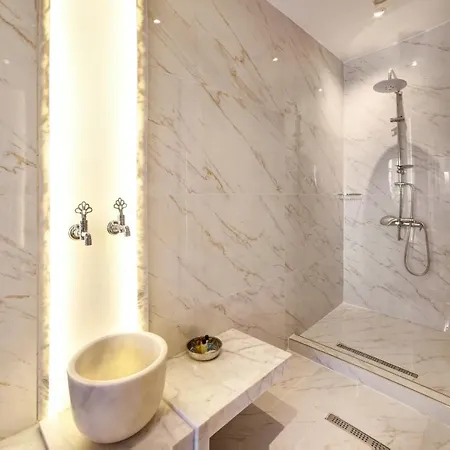 Walton Gardens Pera 4*