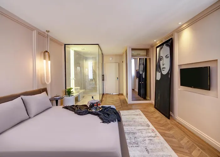 מלון דירות Walton Gardens Pera 4*