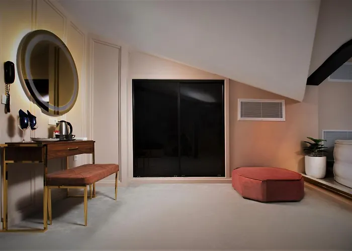 מלון דירות Walton Gardens Pera 4*